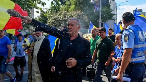 Gigi Becali nu face niciun pas în spate! Patronul lui FCSB se duce pe Calea Victoriei să dea cu agheasmă după parada comunității LGBT. „Duhurile rele, dracii să rămână în urma lor!”