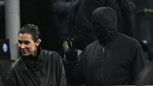 Imagini șocante sub privirile lui Istvan Kovacs și Horațiu Moldovan. Cum a apărut Kanye West la meciul Inter - Atletico