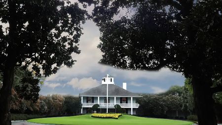 O bătrânică de 93 de ani a refuzat să-şi vândă casa cu 9.000.000 de euro, deşi ea valorează doar 365.000 de euro. Cine a vrut s-o cumpere şi de ce femeia n-a cedat-o, deşi acum locuieşte la azil