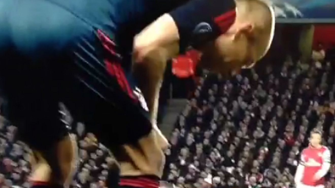 Ce nu s-a văzut la TV. L-a scuipat Robben pe Sagna?