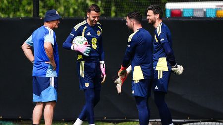 Cel mai bătrân fotbalist de la Campionatul Mondial are 43 de ani și o poveste uluitoare: „Aș fi putut muri”
