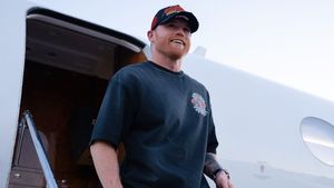 Are o avere de 600 de milioane de euro și a decis să „spargă” 2.300.000 de euro pe ceasuri înaintea luptei