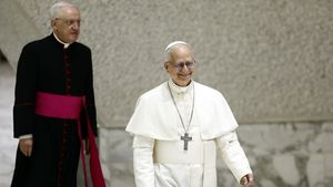 L-a dat de gol pe Papa Leon al XIV-lea. Secretul pe care nu ar fi vrut să-l facă public: pe cine preferă între Leo Messi şi Cristiano Ronaldo