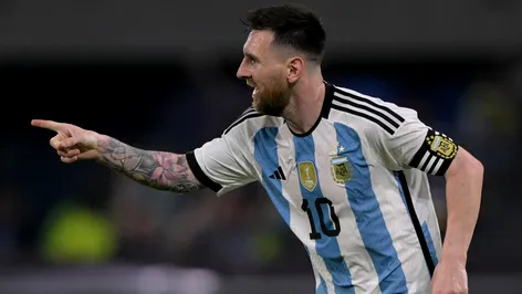 Superstarul Leo Messi a „zburat” peste borna de 100 de goluri la naționala Argentinei, după hattrickul de senzație din prima repriză a amicalului cu minuscula Curacao!