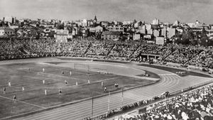 Ce s-a ales de stadionul Republicii, fosta „perlă” comunistă pe care Ceaușeștii au vrut s-o transforme în elicodrom. Ce se află azi pe locul fostei arene