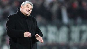 "E greu, dar vreau campionatul!"** Vezi cum vrea "Fălcosul" să ia un nou titlu cu Dinamo!