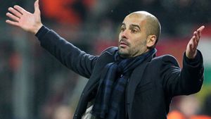 Pe banca Barcelonei cu fularul lui Inter la gât!** Cum explică Guardiola gestul de la Leverkusen