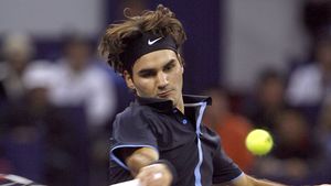 Șoc la Shanghai! Federer, bătut de Gilles Simon
