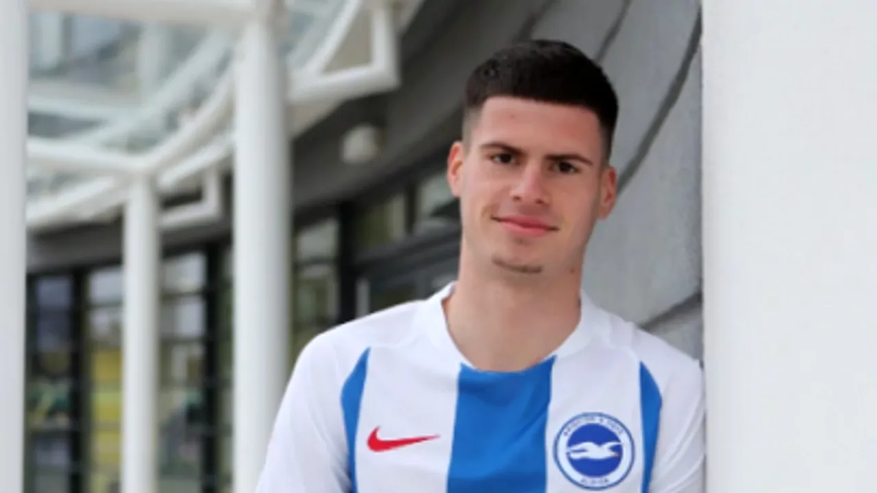 Probleme pentru Tudor Băluță la Brighton. De ce are șanse mici să joace în Premier League