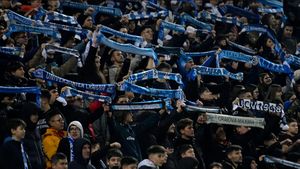 Înaintea derby-ului cu FC U, doi suporteri ai Universităţii Craiova au intrat la închisoare pentru tentativă de omor!