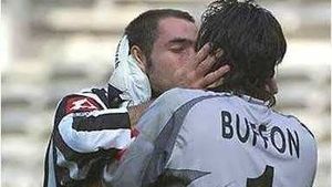 Colecție foto / Momentele gay ale fotbalului