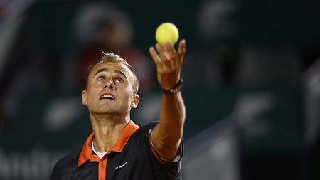 Victorie mare pentru Marius Copil, la Metz: l-a învins pe Lucas Pouille și va juca primul sfert de finală de nivel ATP pe 2017. "M-am simțit foarte bine pe teren"