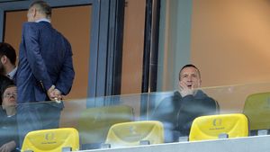 Lista lui Mihai Stoica! Nathan Junior și ceilalți jucători pe care directorul sportiv îi va urmări în Portugalia. Activitate la limita legii după eliberarea condiționată de la Jilava 