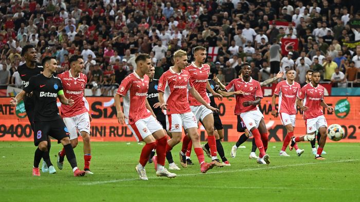 Dinamo sparge banca pentru fotbalistul african care să îi aducă titlul în Superliga: „Cel mai bine plătit! E o bestie!”