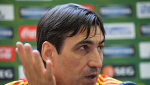 Pițurcă îi răspunde lui Mutu: "Să facă glume cu familia lui!" Ce spune despre relațiile lui Radu Ștefan și Săpunaru cu naționala