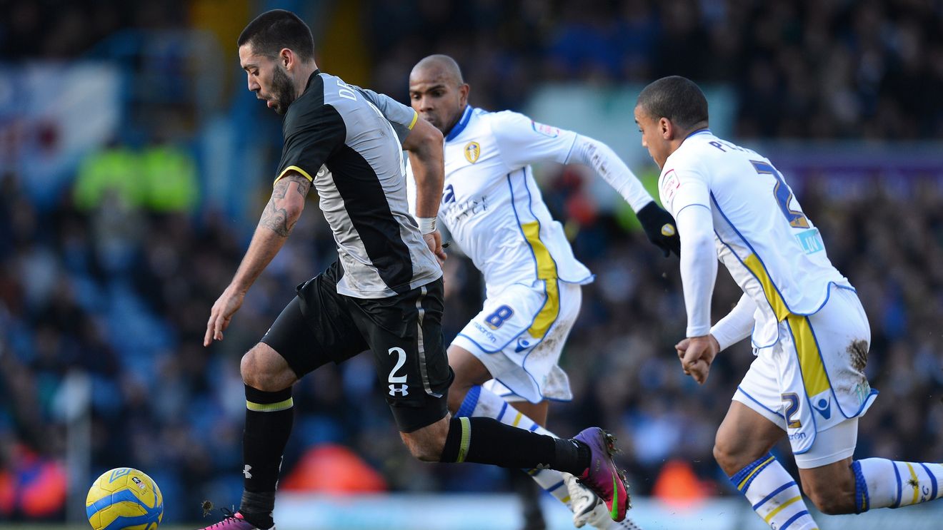 FOTO Englezii au crezut că nu poate fi adevărat!** Ce a apărut pe ecran în minutul 87 al meciului Leeds - Tottenham! Cel mai excentric fan:
