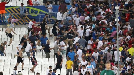 Un fan rus arestat la Toulouse, expulzat din Franța pentru a doua oară într-o săptămână!