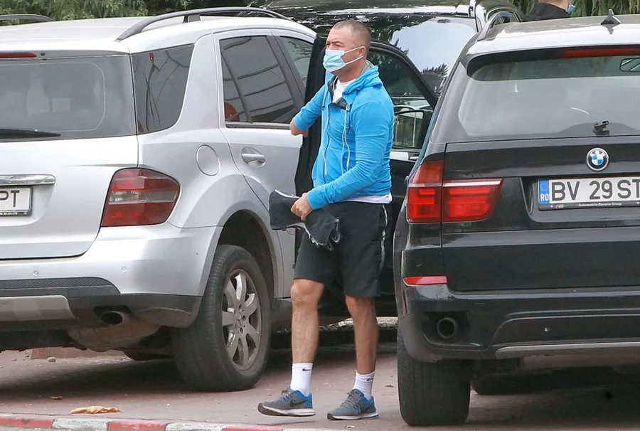 Imagini extrem de rare! Cum arată Adrian Ilie la 46 de ani