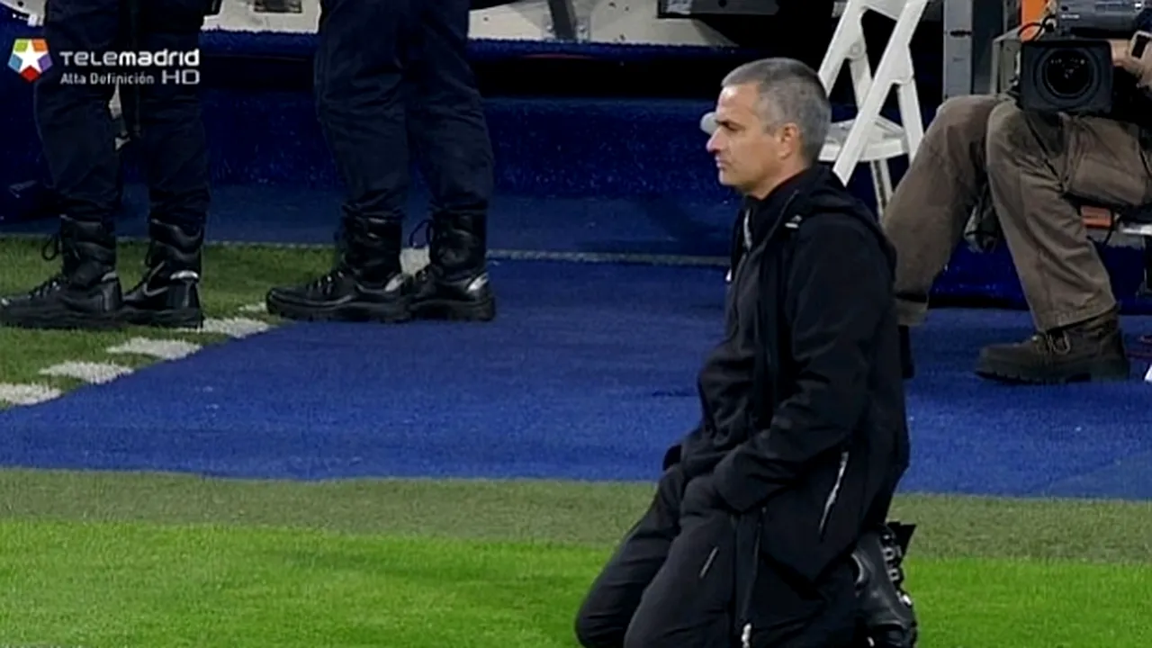 Mourinho în genunchi la propriu!** FOTO Specialul s-a rugat Divinității la loviturile de departajare