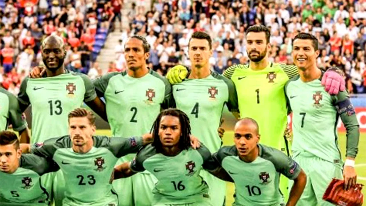 VIDEO | A devenit vedetă într-o secundă! Cine a apărut în poza de grup a Portugaliei din semifinala cu Țara Galilor :)
