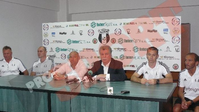 "Vamă" face curățenie la Astra: rămân doar zece jucători!** "Vrem o echipă care să inspire teamă" FOTO Ploieștenii își prezintă stafful