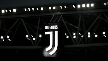 Transfer de marcă pentru Juventus: a fost prezentat oficial un triplu campion al Franței, fiu al unui fost câștigător al Balonului de Aur!