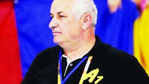 Tadici răspunde acuzațiilor handbalistei Adriana Holhoș:** "Nu mi se pare normal să piardă nopțile în pizzerie"