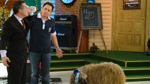 "Europarlamentarul oier** să plătească banii pe Lovin! Fără afaceri gen "Becali"!