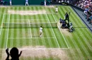 O actriță de 99 de ani a amenințat că se va lega cu lanțuri în semn de protest pentru că oficialii de la Wimbledon vor să extindă complexul cu 39 de terenuri de tenis! „Să mă aresteze! Îmi distrug viața”