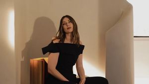 Maria Sharapova a intrat în piscina cu apă termală, dar a lăsat, probabil, prea mult la vedere