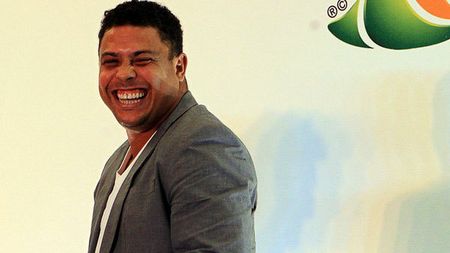 Amuzant! Ronaldo a făcut sex pe stadion: "Le-a zis paznicilor că sunt două vizitatoare!"** Ce a urmat a provocat multe hotote de râs :)