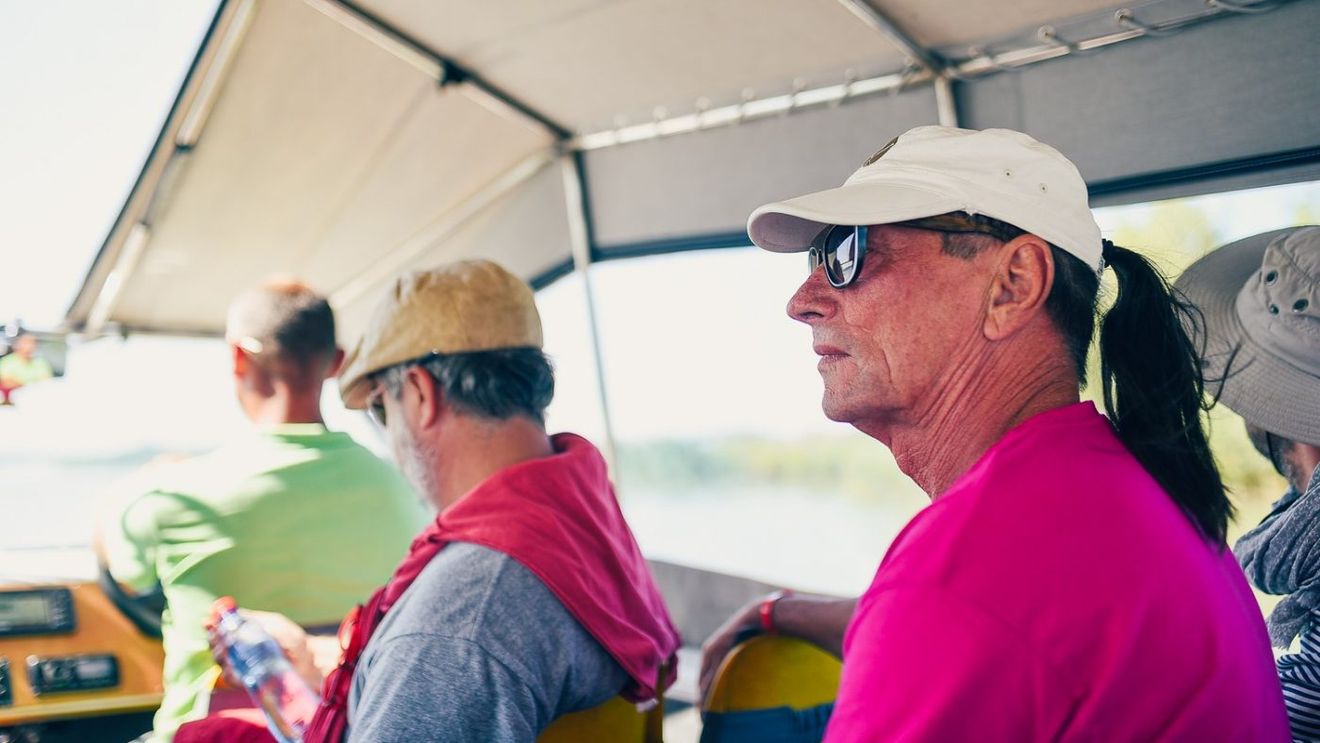 Peluza Cătălin Hîldan cheamă fanii dinamovişti la statuia lui Ivan Patzaichin. „Ne-a făcut atât de mândri în deceniile în care a dominat apele lumii"