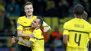 Probleme mari pentru Dortmund, înaintea derby-ului care poate stabili campioana în Bundesliga. Doi titulari nu au făcut deplasarea la Munchen