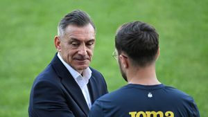 Transferurile lui Mihai Rotaru, puse la îndoială de Ilie Dumitrescu! Universitatea Craiova a plătit 5.400.000 de euro