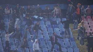 VIDEO DOVADA? Vezi aici intevenția brutală a firmei de pază!** Fanii acuză: "Totul a fost premeditat de club!"