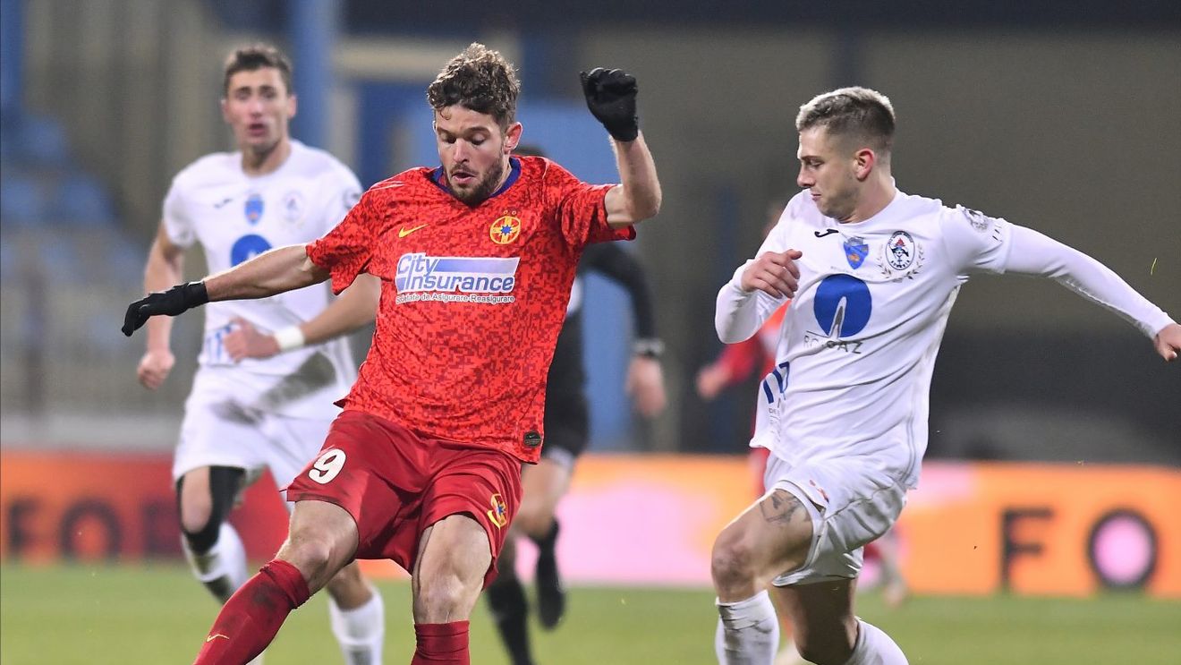 FCSB îi pregătește plecarea lui Sergiu Buș. O echipă din Liga 1 negociază transferul atacantului
