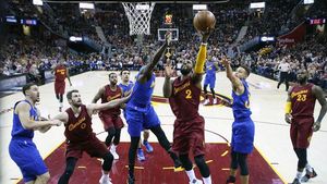 Tensiune, dramatism, controversă! Cleveland Cavaliers - Golden State Warriors 109-108, în reeditarea finalei NBA de anul trecut