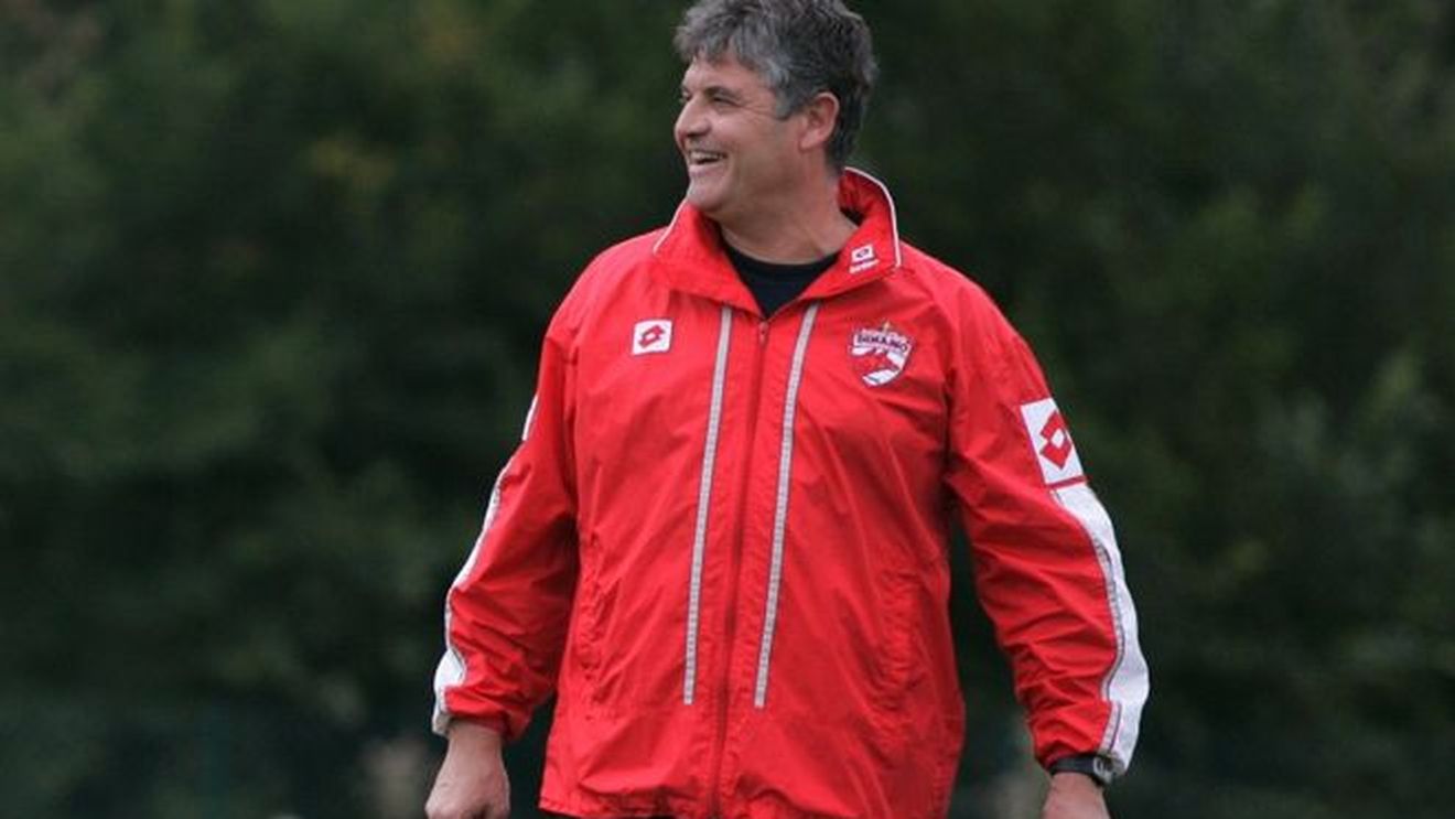 Andone îi spune 'pas' lui Dinamo!** "Președintele lui Al-Ahli mi-a zis să îmi respect contractul"