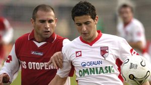 Poveste fabuloasă cu Ianis Zicu fostul fotbalist de la Dinamo, Rapid și Parma! Cum l-a făcut Cristi Bocea să crească 18 centimetri într-un an: „Am adus-o din Germania pentru el!” | VIDEO