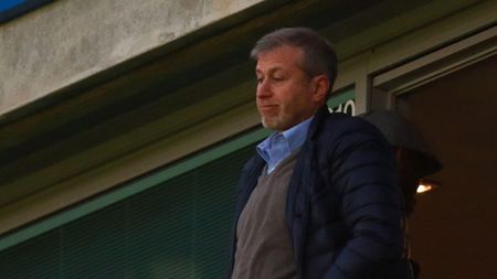 Ce se întâmplă cu cele 2,6 miliarde de lire sterline din averea lui Roman Abramovici blocate de guvernul britanic