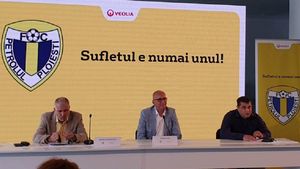 EXCLUSIV | Ar fi lovitura de grație pentru Petrolul și ultrașii săi! Una dintre marile rivale ale echipei "găzare" negociază asocierea cu Veolia. Botoșani și Iași sunt "pistol cu apă"