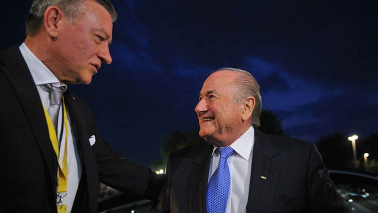 Încă o bilă neagră pentru FRF! Federația a fost reclamată la FIFA, pe motiv că o protejează pe Steaua:** "N-ar trebui să primească licența"