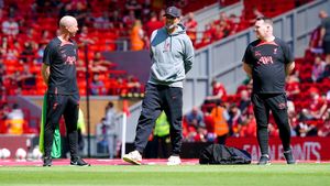 Lovitură grea pentru Jurgen Klopp! Cum a ajuns antrenorul lui Liverpool în cel mai greu moment de când este idolul fanilor de pe Anfield și ce a putut să spună vedeta Salah: „Sunt devastat!” | SPECIAL