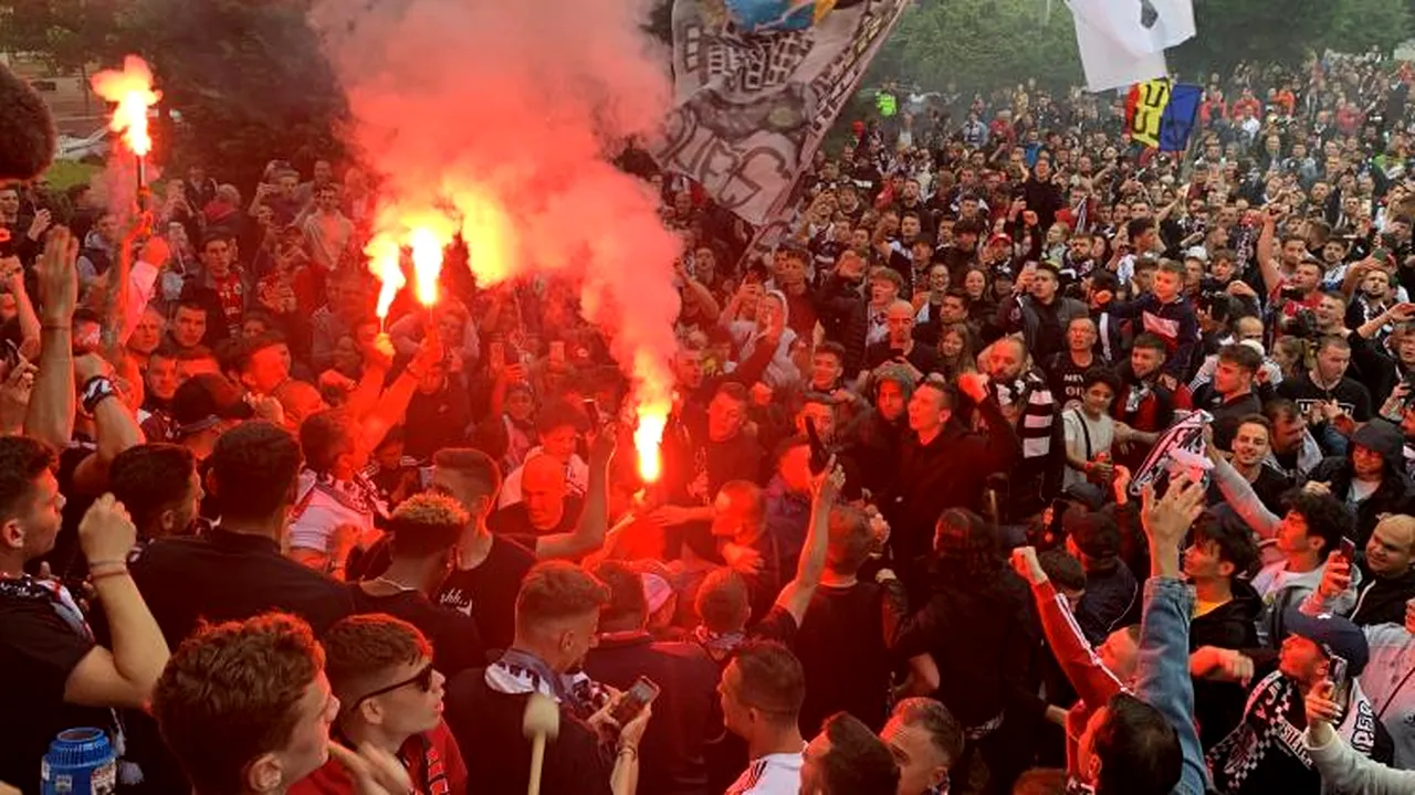 Show total la Cluj-Napoca după revenirea Universității în Liga 1! Mii de fani au sărbătorit ore în șir marea performanță | VIDEO