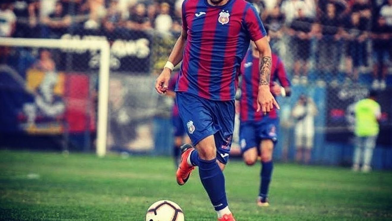 Artist pe gazon, artist și în izolare! Golgeterul Stelei, exercițiu de stabilitate și coordonare alături de sora sa | VIDEO