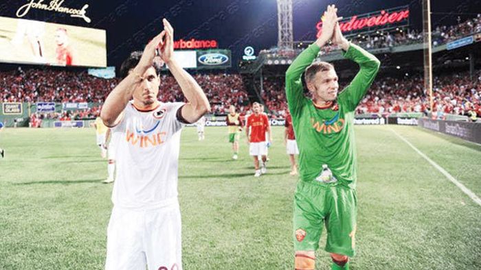 Victor Becali: "Lobonț își dorește să rămână la AS Roma"