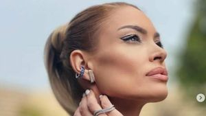 Valentina Pelinel a atras toate privirile la nunta Mihaelei Borcea. Cum și-a făcut apariția actuala soție a lui Cristi Borcea