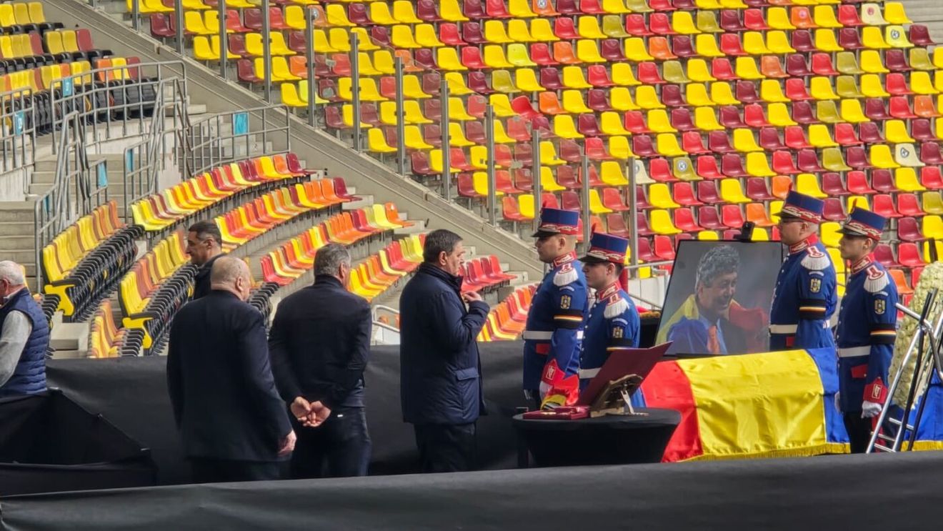 Gloriile Stelei, la catafalcul lui Mircea Lucescu