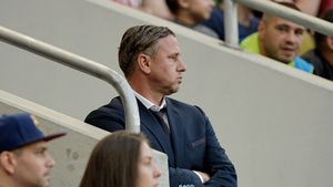 Oferta fabuloasă pe care o are Reghecampf. Becali: "Mi-a spus că va primi 2,5 milioane de euro pe an. Îl las să plece!" Ce spune patronul FCSB despre venirea lui Dan Petrescu