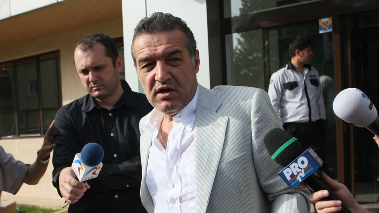 "I-am zis lui Lăcătuș să bage rezervele!"  CUM COMENTEZI?